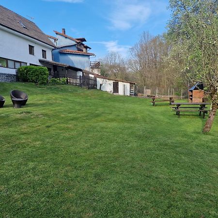 Habitación doble con wifi, baño privado jardin y barbacoa Cangas de Onís Exterior foto