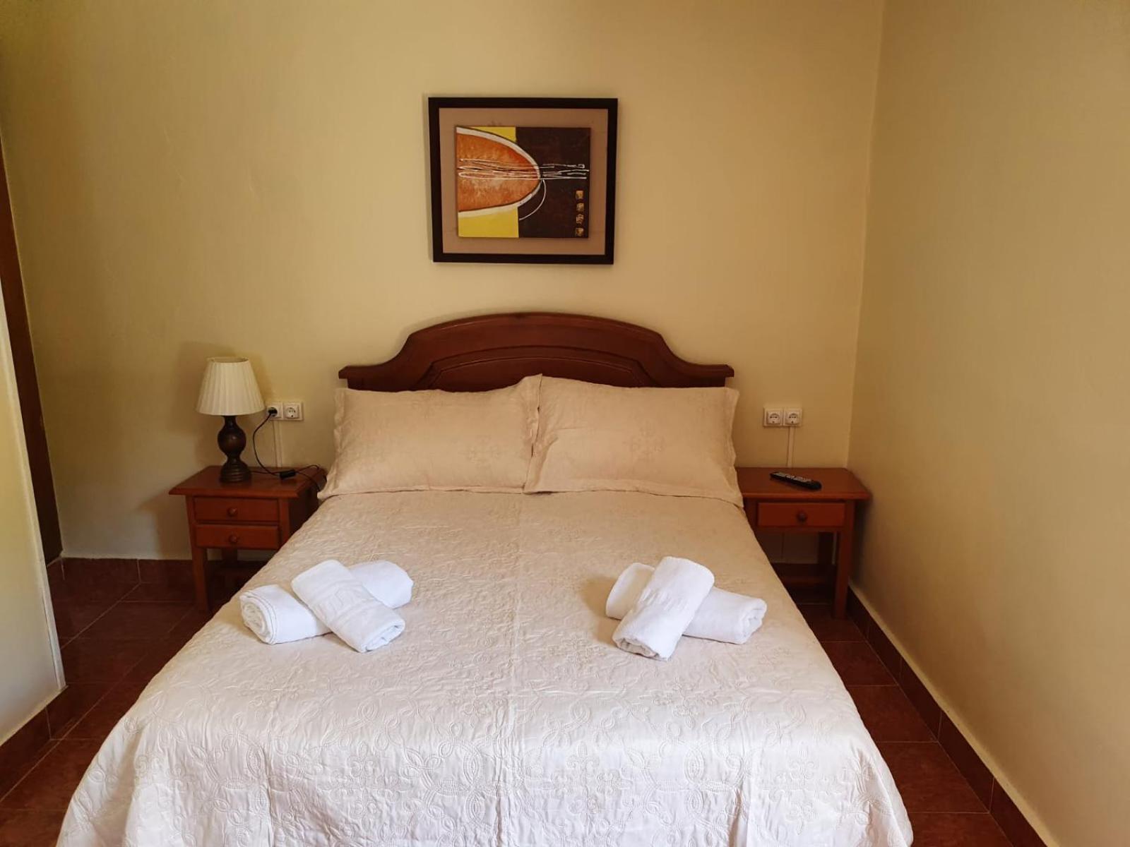 Habitación doble con wifi, baño privado jardin y barbacoa Cangas de Onís Exterior foto