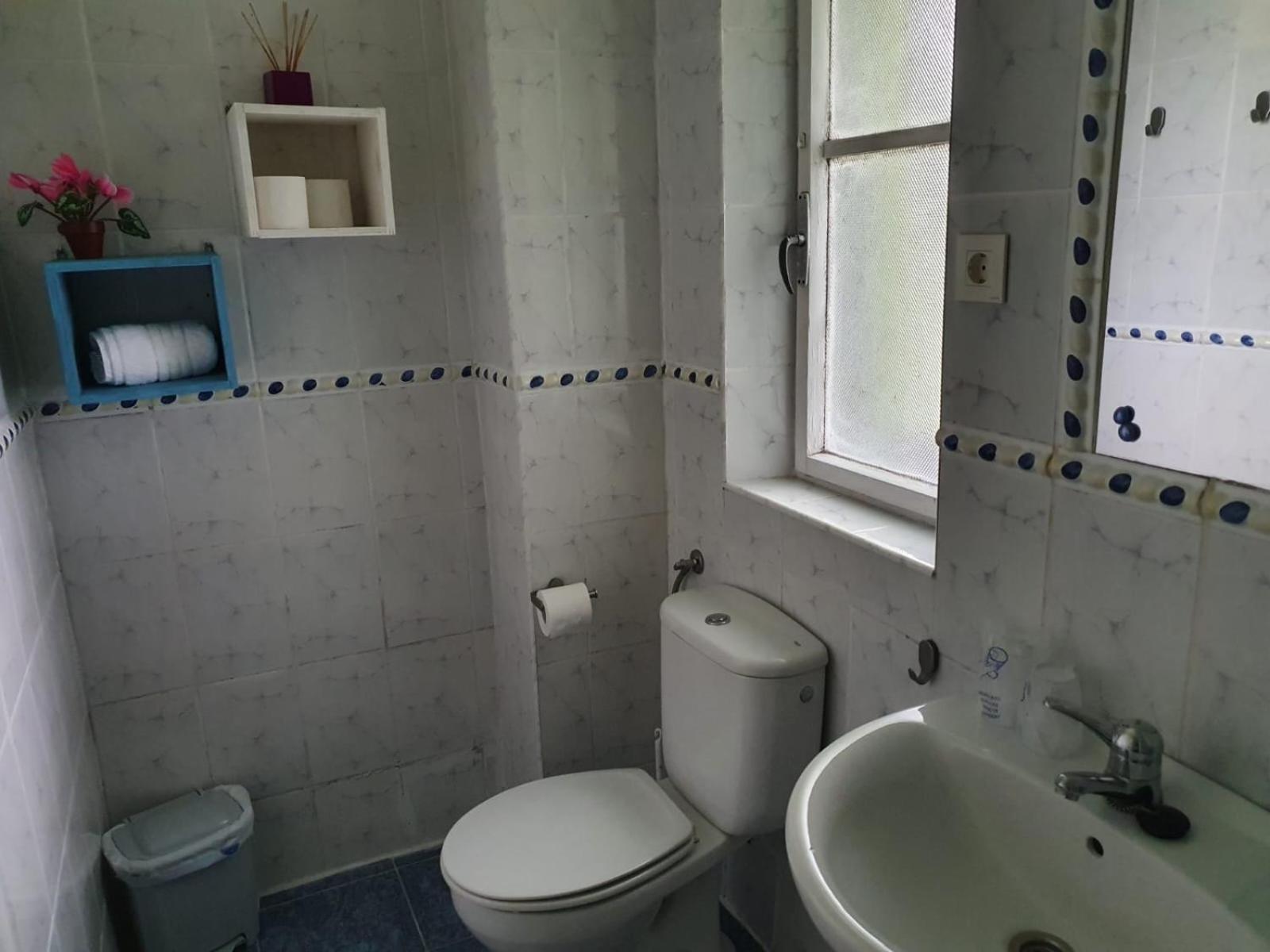 Habitación doble con wifi, baño privado jardin y barbacoa Cangas de Onís Exterior foto