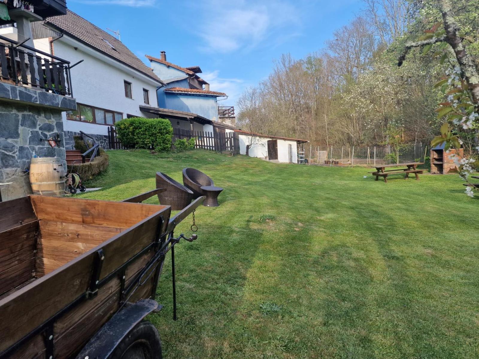 Habitación doble con wifi, baño privado jardin y barbacoa Cangas de Onís Exterior foto